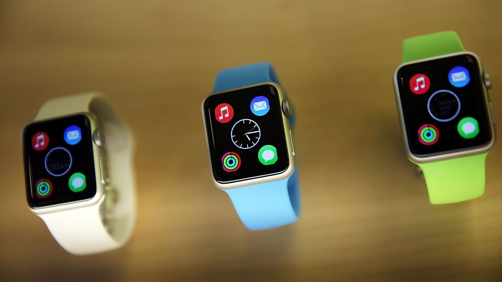Should you buy the Apple Watch now or wait for Apple Watch 2? Should you buy the Apple Watch now or wait for Apple Watch 2?
