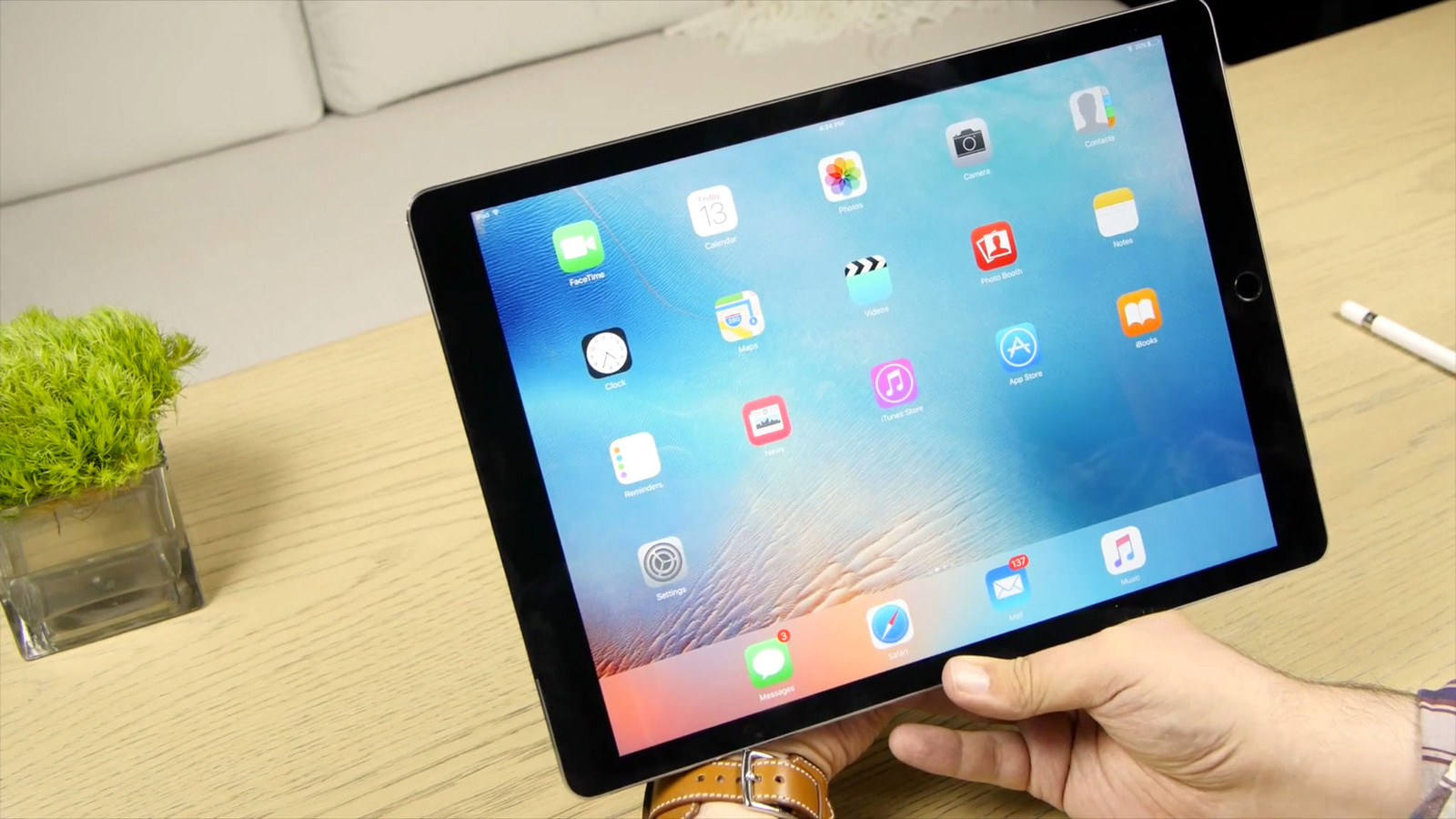 Apple kept the leadership in the tablet market with iPad Pro Apple kept the leadership in the tablet market with iPad Pro