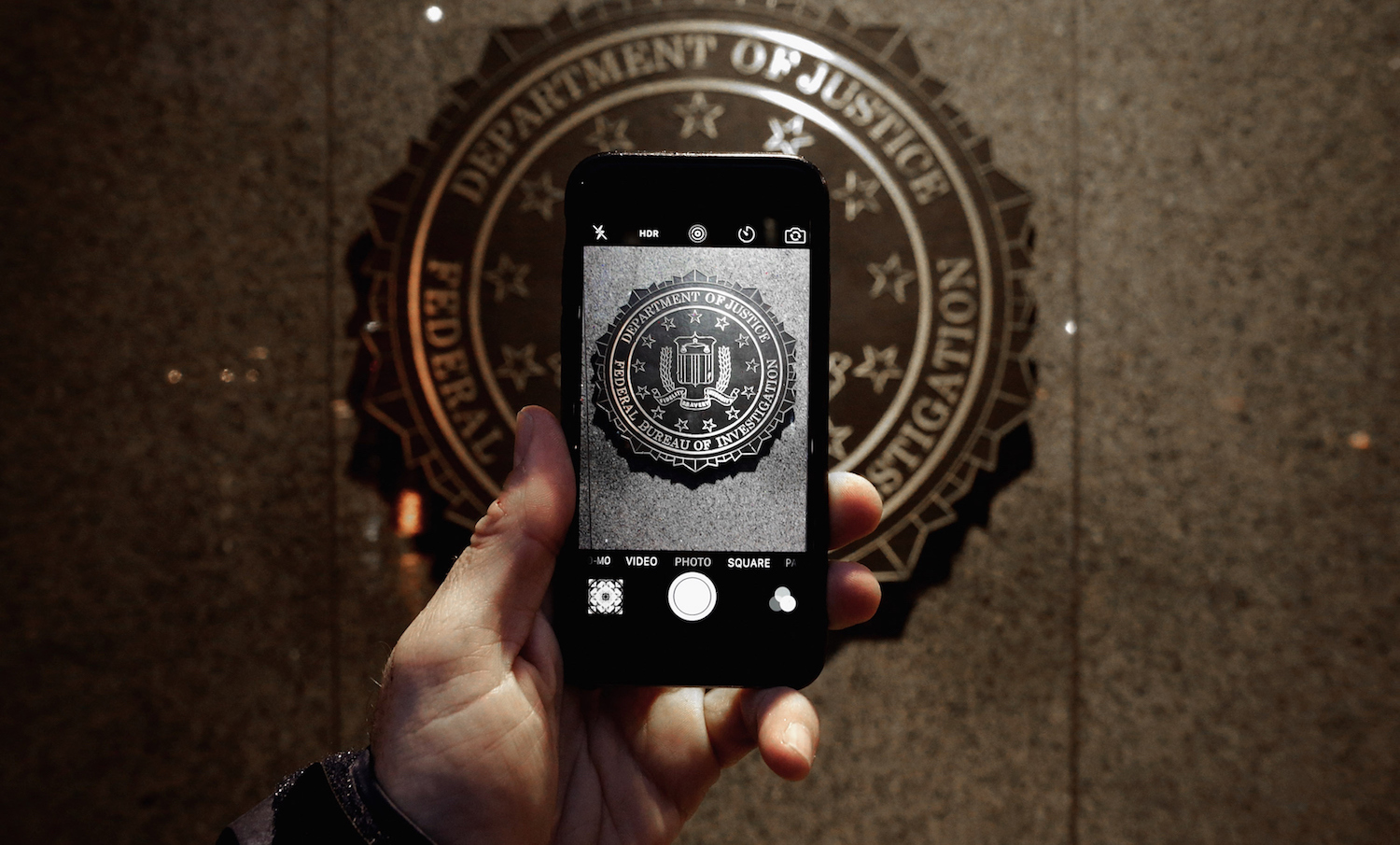 Apple will start to block apps in Russia without a court decision