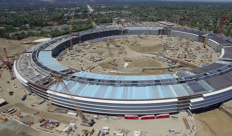 The new headquarters of Apple in the lens of a flying drone [video]