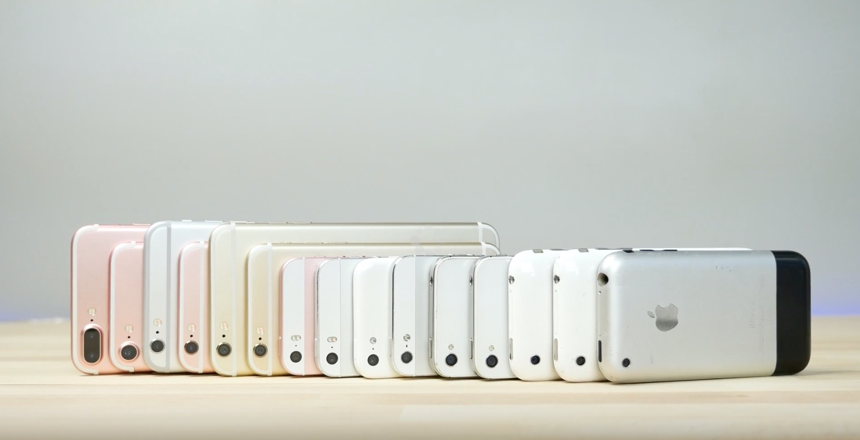 The first iPhone 7 vs iPhone: who wins? The first iPhone 7 vs iPhone: who wins?