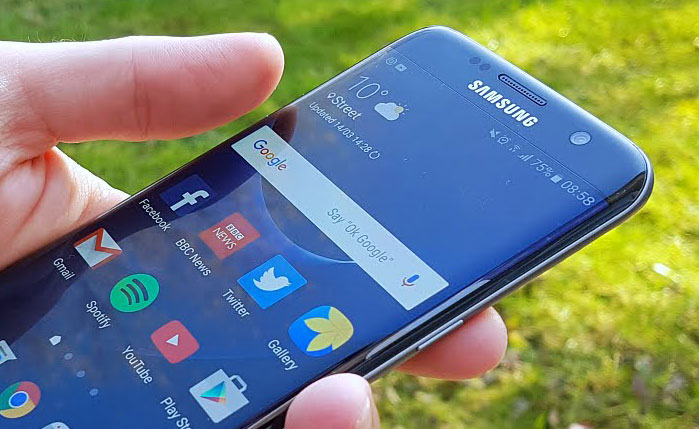 Media: the flagship Samsung Galaxy S8 will lose mechanical keys Home and will stay until April Media: the flagship Samsung Galaxy S8 will lose mechanical keys Home and will stay until April