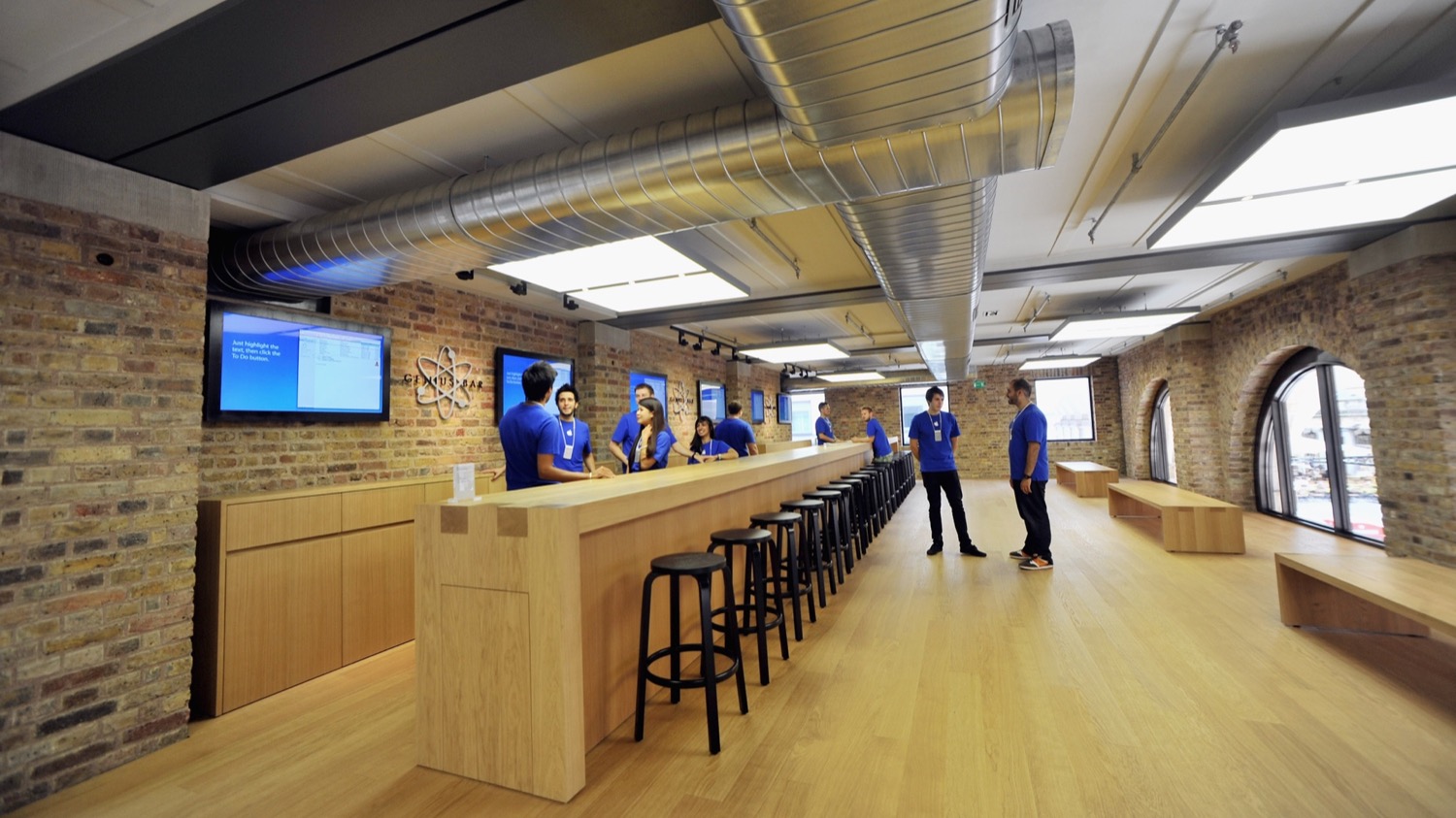 Who bought the iPhone 7 in the first month of sales Who bought the iPhone 7 in the first month of sales