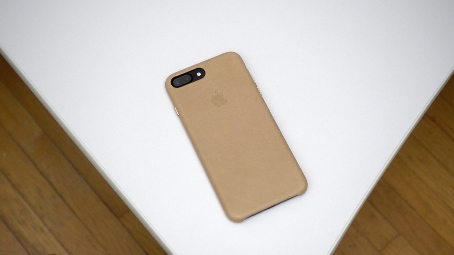 Every sold iPhone brings Apple less money Every sold iPhone brings Apple less money