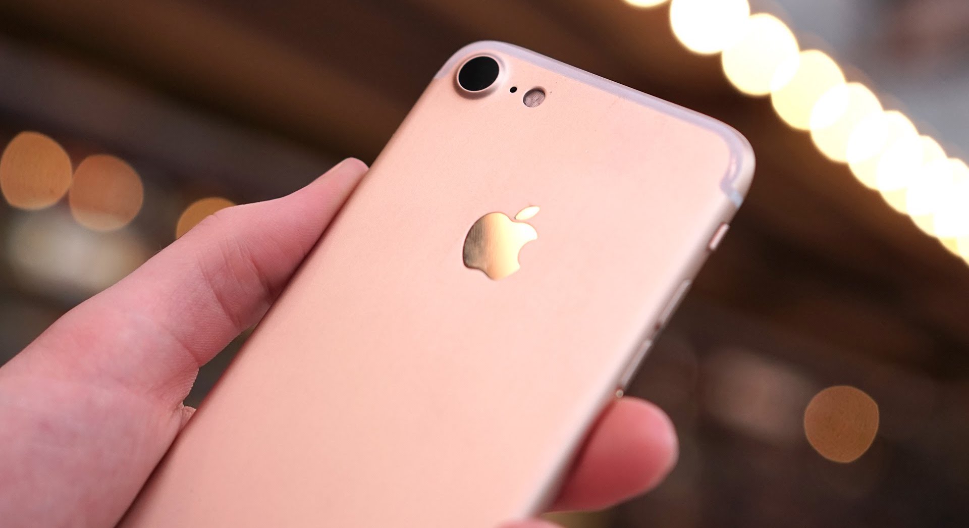 the iPhone 7 has become twice as popular than the iPhone 6s in Russia the iPhone 7 has become twice as popular than the iPhone 6s in Russia