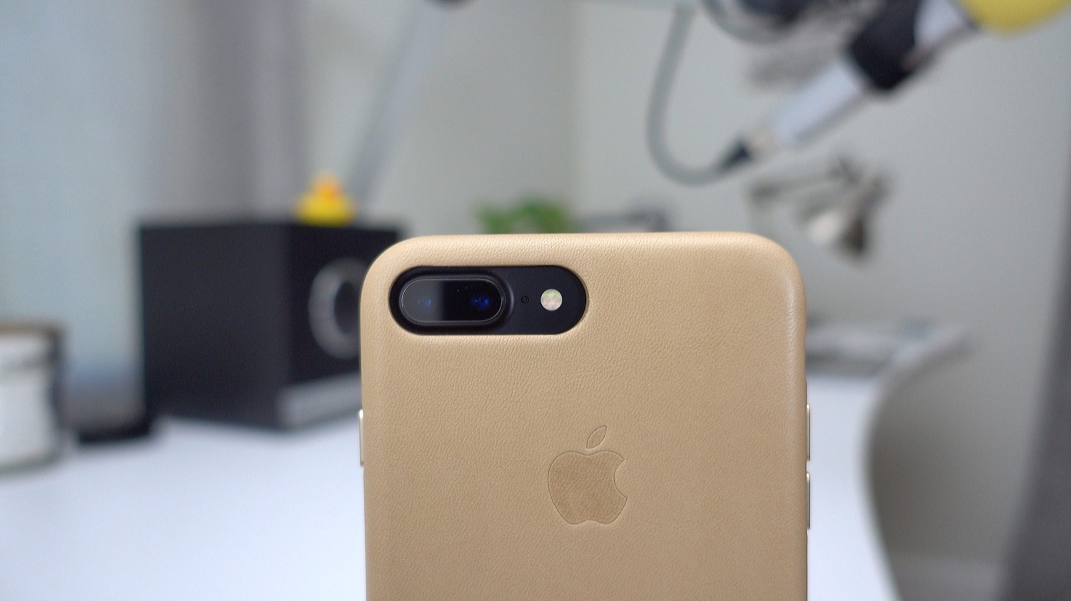 Apple got 103,6% of the profits in the smartphone market Apple got 103,6% of the profits in the smartphone market