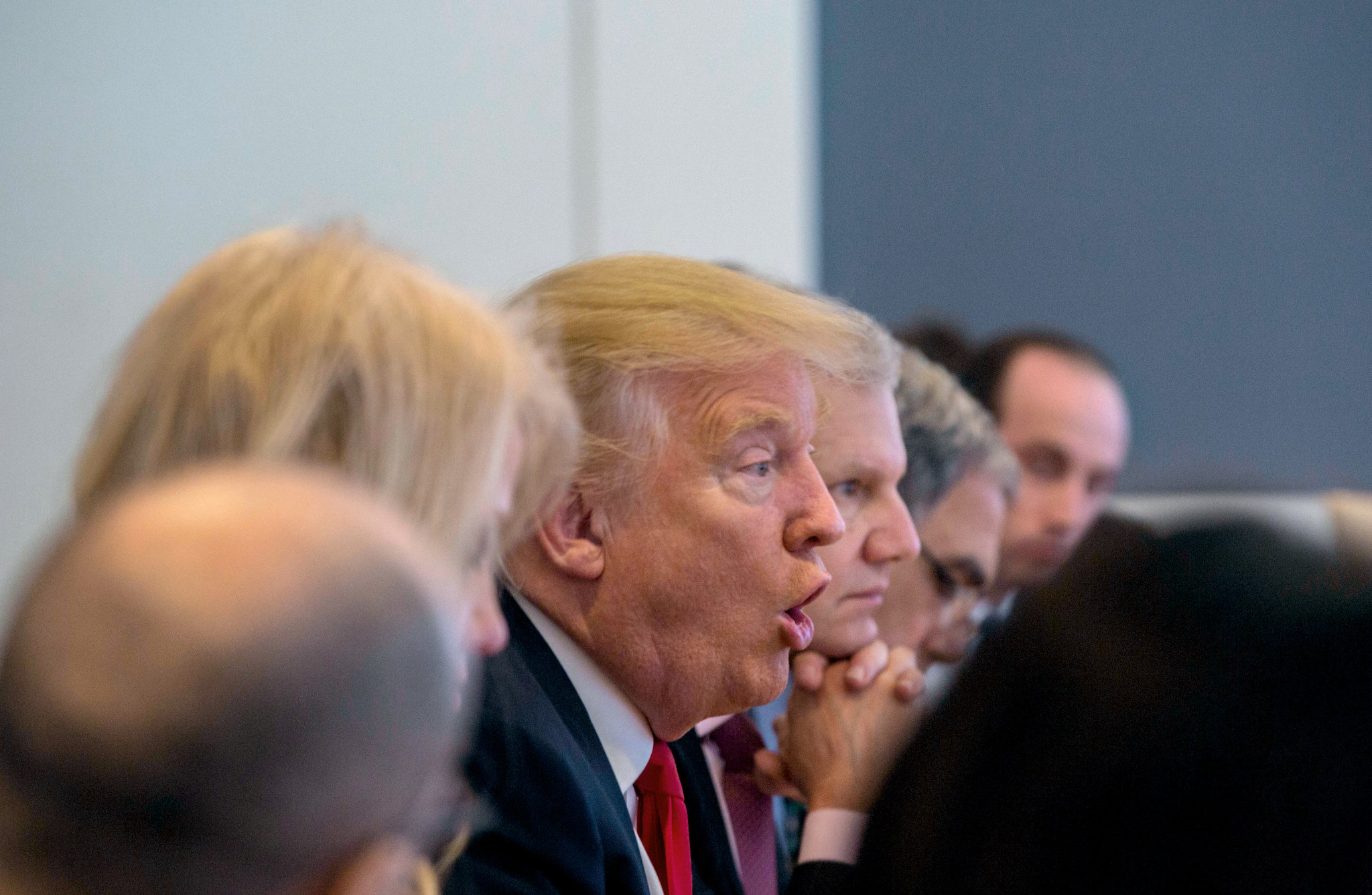 Donald trump said that suggested Tim cook Donald trump said that suggested Tim cook