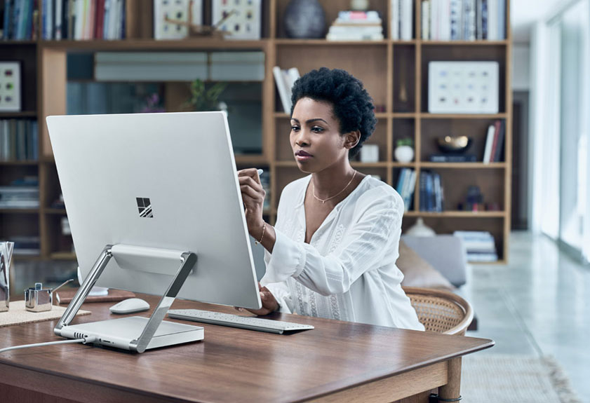 Started sales of "killer" iMac from Microsoft at a price of $3000 Started sales of "killer" iMac from Microsoft at a price of $3000