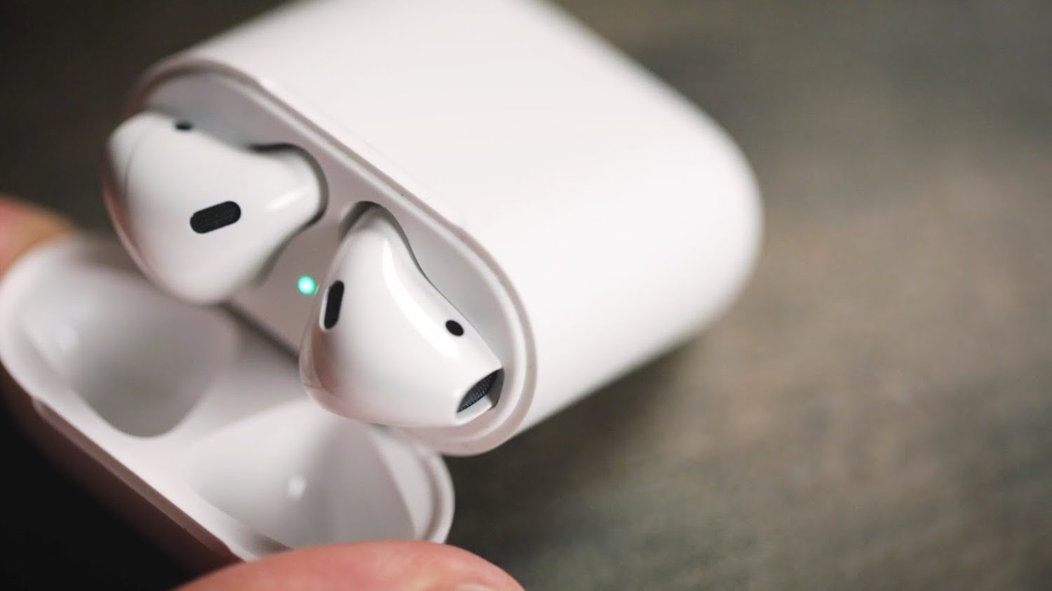 AirPods — the biggest failure of Apple this year? AirPods — the biggest failure of Apple this year?