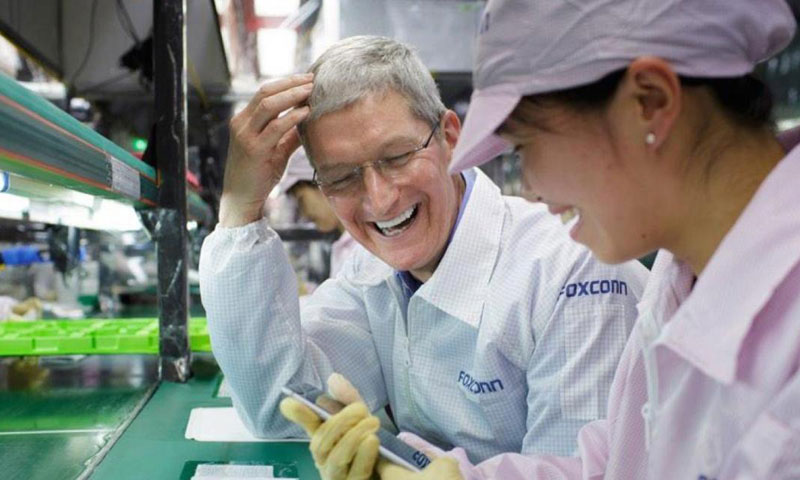 Foxconn's annual revenue fell for the first time since 1991 amid falling iPhone sales Foxconn's annual revenue fell for the first time since 1991 amid falling iPhone sales