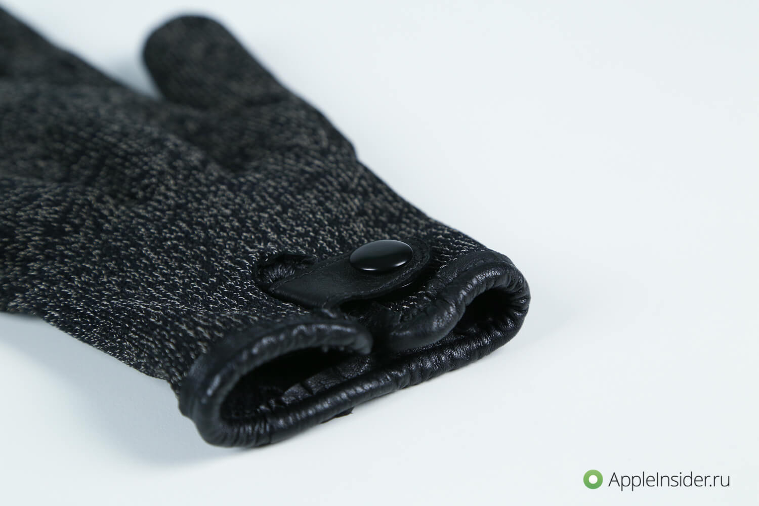 These gloves will be useful to every owner of iPhone in Russia These gloves will be useful to every owner of iPhone in Russia