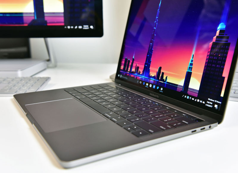 "Windows 10 was surprisingly good on the new MacBook Pro" "Windows 10 was surprisingly good on the new MacBook Pro"