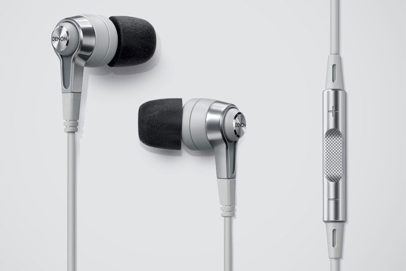 Denon has released specifically for the iPhone in-ear headphones AH-C621R Denon has released specifically for the iPhone in-ear headphones AH-C621R