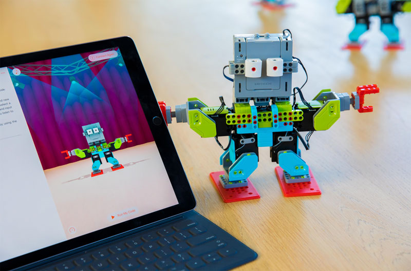 Apple announced an update to Swift Playgrounds with the support of robots, drones and musical instruments Apple announced an update to Swift Playgrounds with the support of robots, drones and musical instruments