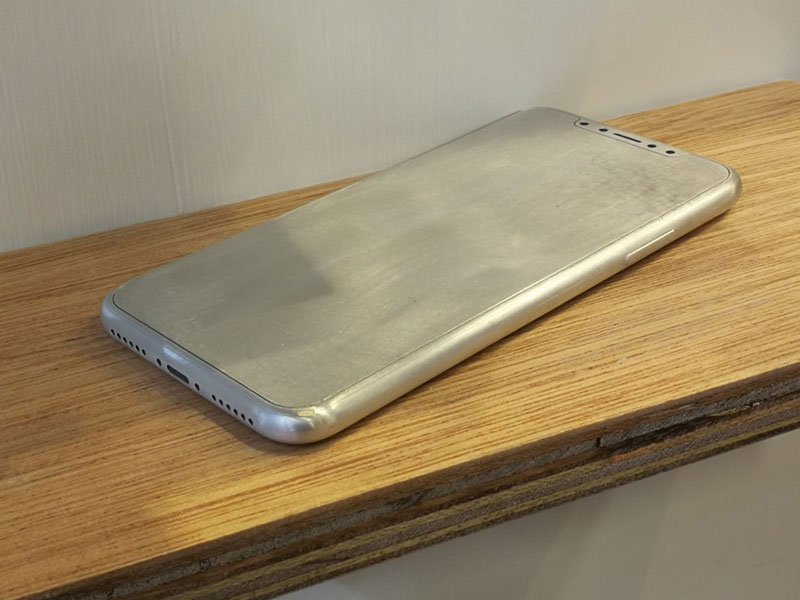 There is still hope: in the network leaked images of the iPhone 8 with a built-in display Touch ID There is still hope: in the network leaked images of the iPhone 8 with a built-in display Touch ID