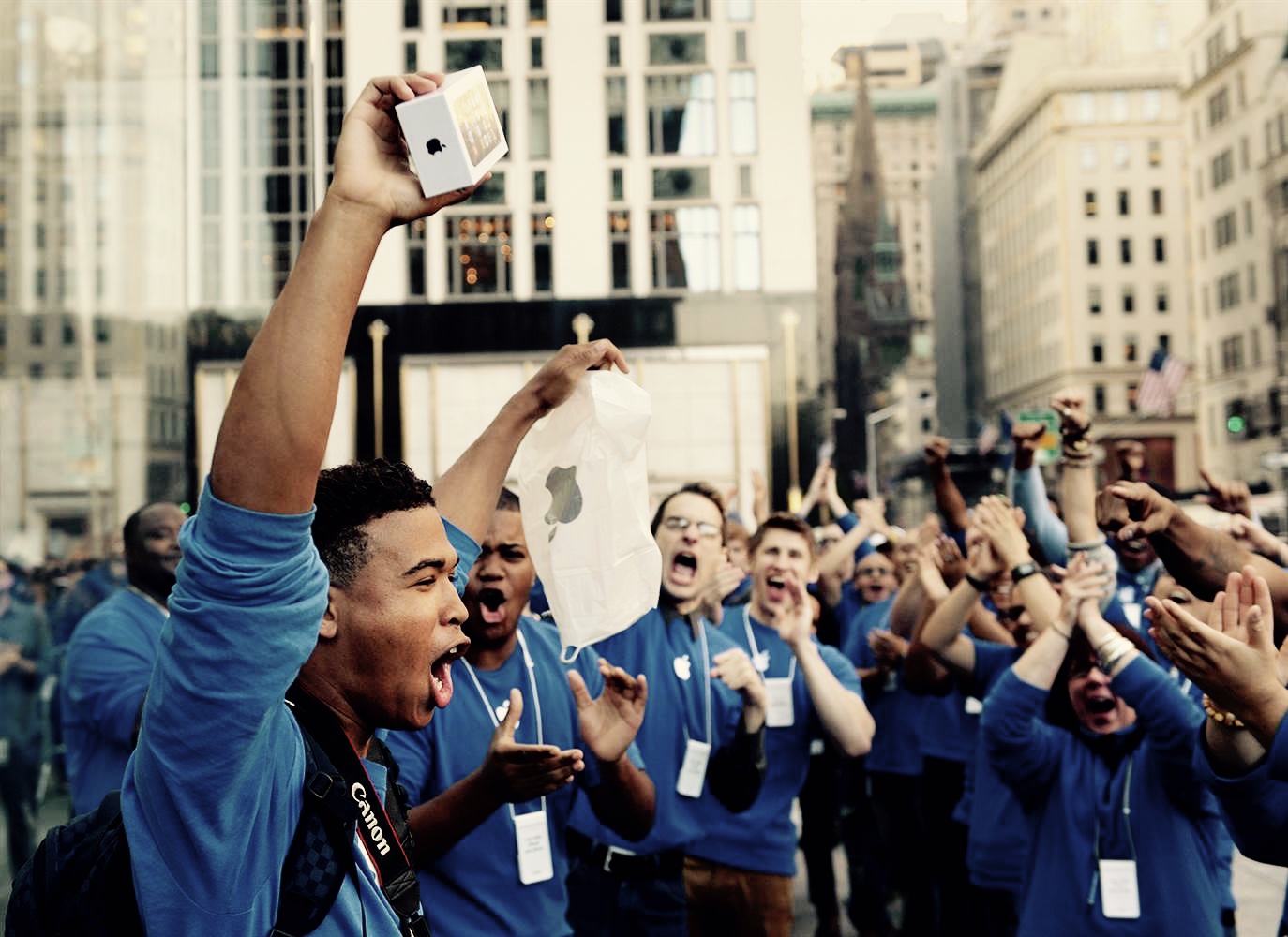 5 prohibited, in conversation with a fan of Apple 5 prohibited, in conversation with a fan of Apple