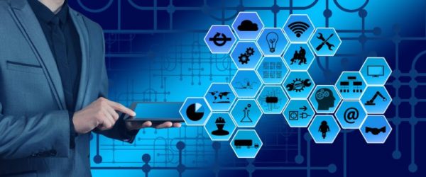 Who is the best chief Executive of Apple — Tim cook or Steve jobs?