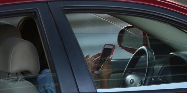 A new feature of the iPhone will help to deal with talking while driving A new feature of the iPhone will help to deal with talking while driving