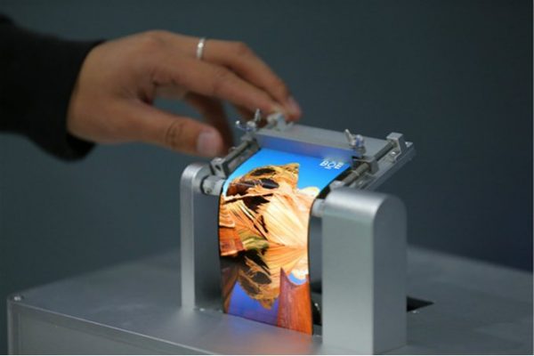 Huawei will create flexible smartphones Huawei will create flexible smartphones