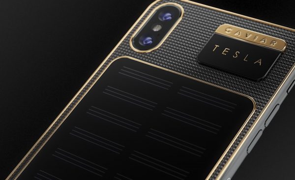 Caviar introduced the iPhone X Tesla with a solar battery Caviar introduced the iPhone X Tesla with a solar battery