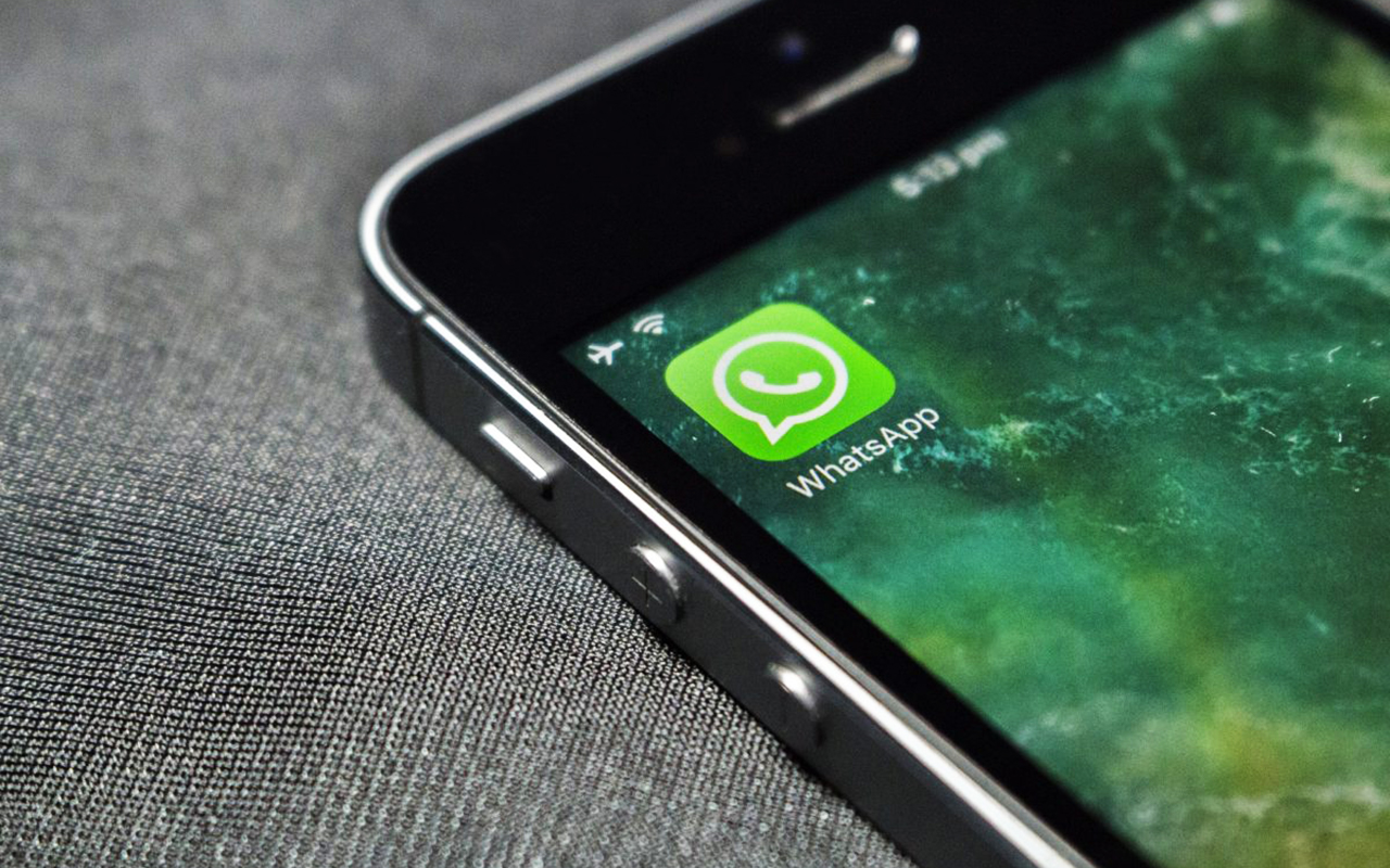 WhatsApp for iOS will display advertisement WhatsApp for iOS will display advertisement
