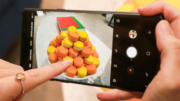 Samsung will release a smartphone with four cameras before the end of the year Samsung will release a smartphone with four cameras before the end of the year