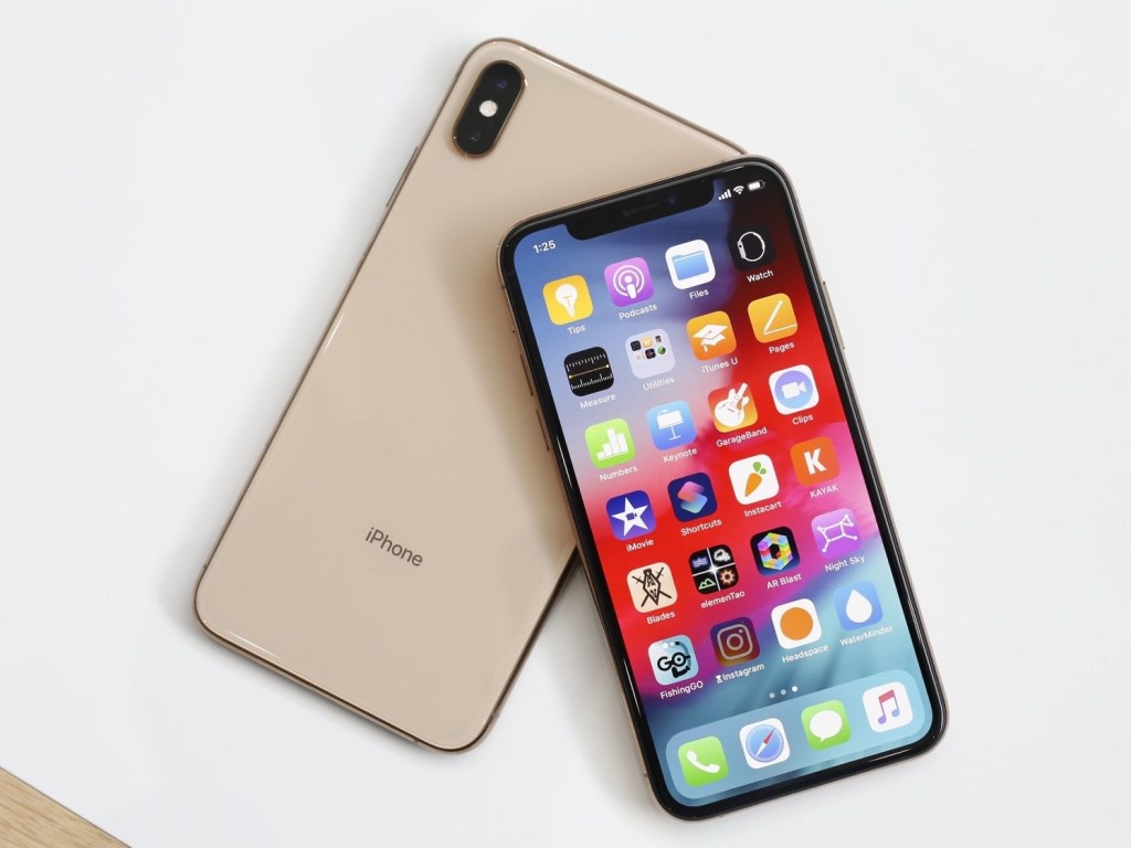 Russia dropped the price of the new iPhone XS and XS Max Russia dropped the price of the new iPhone XS and XS Max