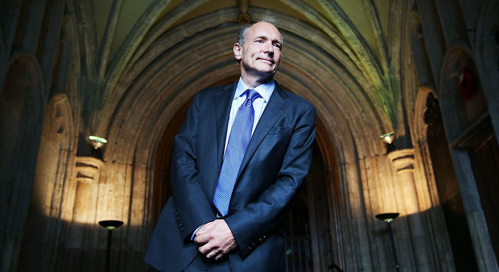 The Creator of the Internet Berners-Lee predicted the collapse of Facebook and Google