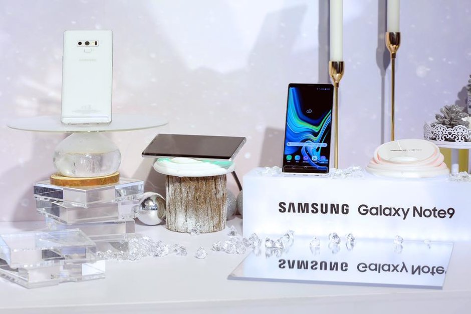 Samsung released Galaxy Note 9 in the color "snow white", but so far only in Taiwan Samsung released Galaxy Note 9 in the color "snow white", but so far only in Taiwan