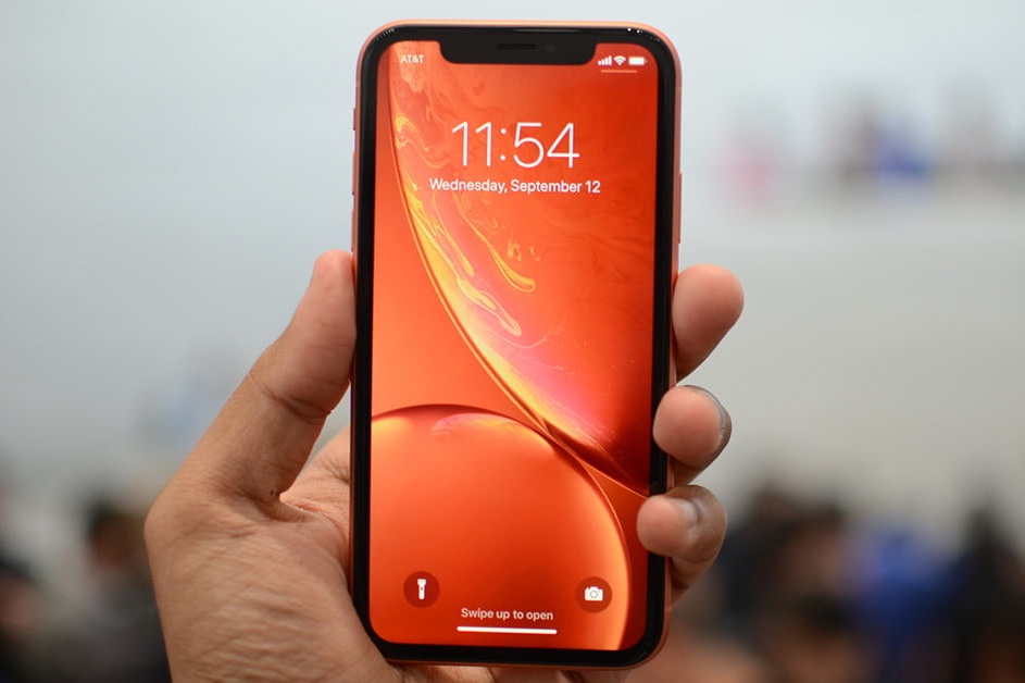 Apple to cut iPhone production XR