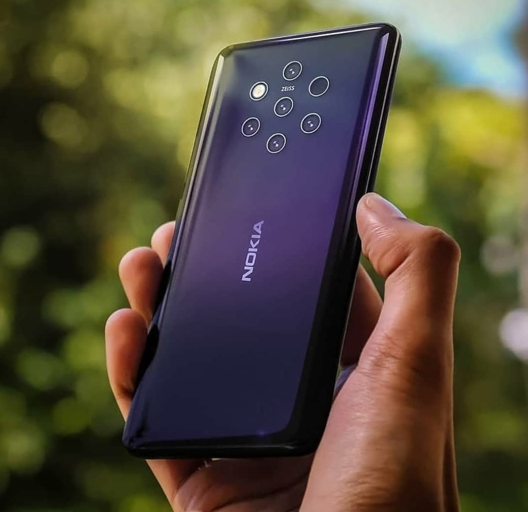 Nokia 9 — the strange flagman with bangs, chin and five "eyes" Nokia 9 — the strange flagman with bangs, chin and five "eyes"