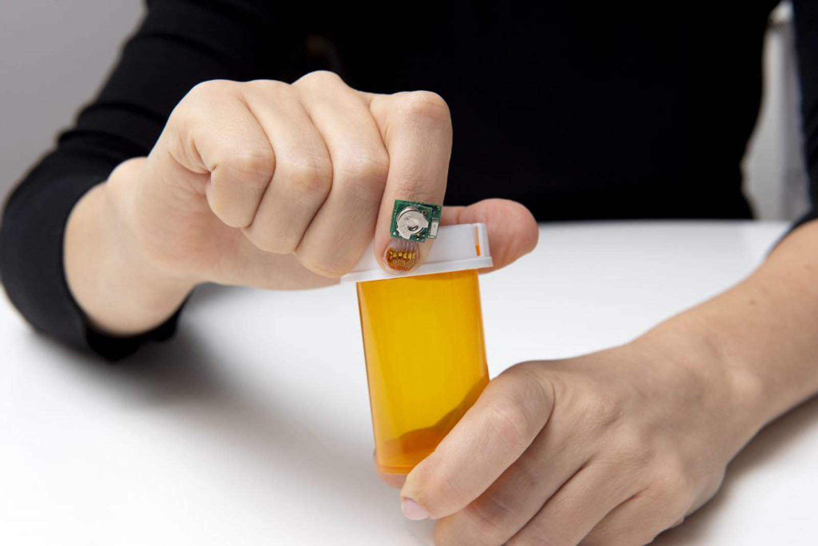 Sensor to nail from IBM can determine health status and to predict Parkinson's disease Sensor to nail from IBM can determine health status and to predict Parkinson's disease