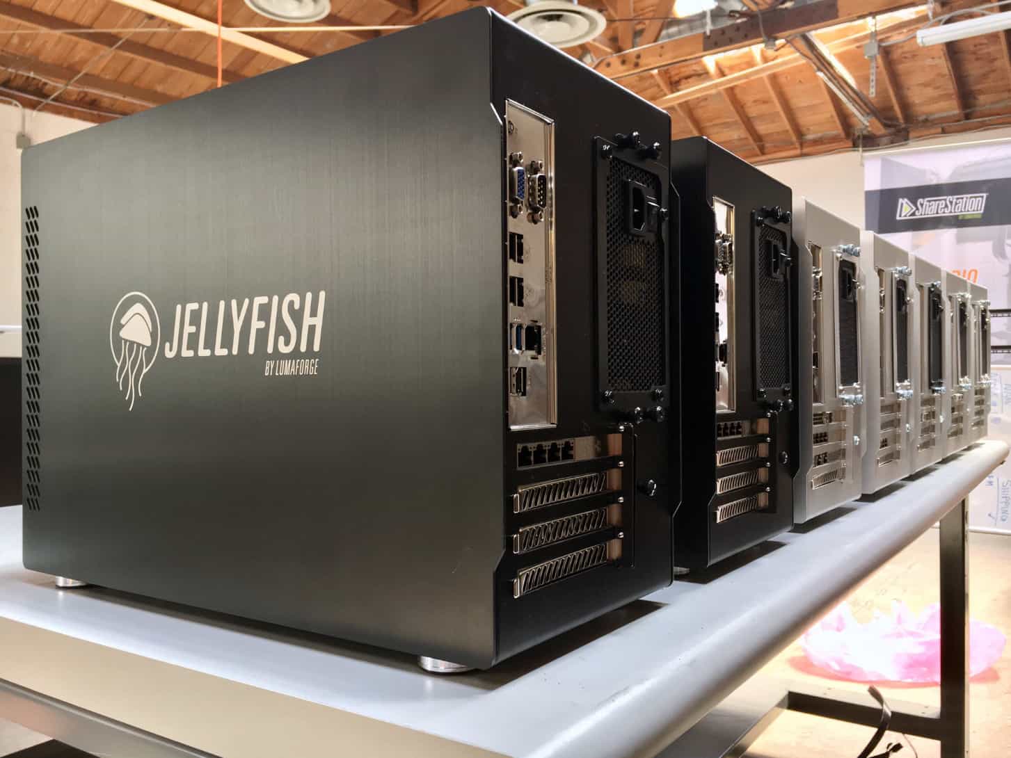 Apple has started selling servers in his Internet store Apple has started selling servers in his Internet store