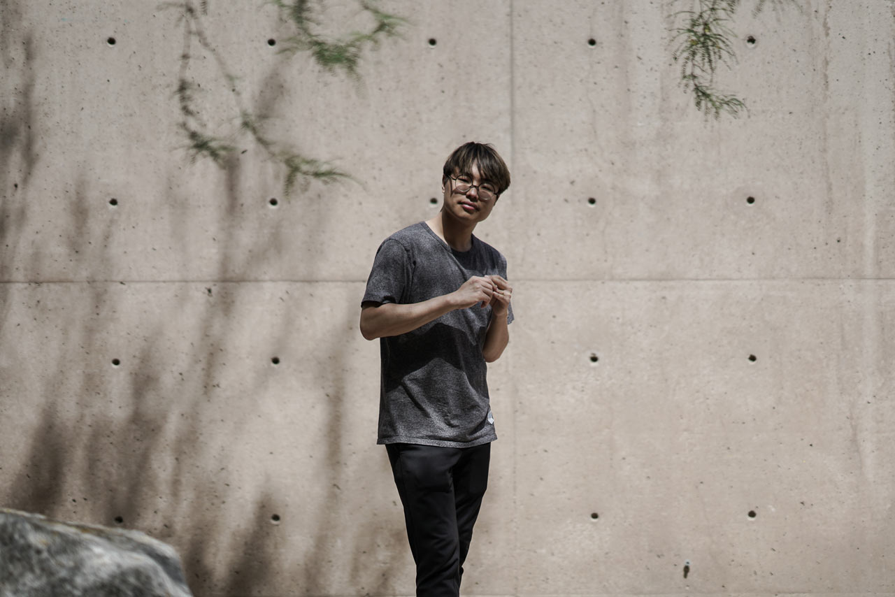 Apple hires former Tesla designer and Microsoft Apple hires former Tesla designer and Microsoft