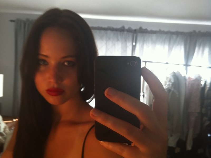 Apple criticizes competitors for the disregard for the safety of users, and I remember her naked celebrities Apple criticizes competitors for the disregard for the safety of users, and I remember her naked celebrities