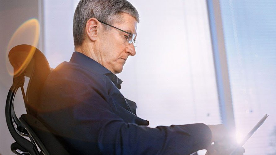 Tim cook believes that augmented reality is more useful than virtual Tim cook believes that augmented reality is more useful than virtual