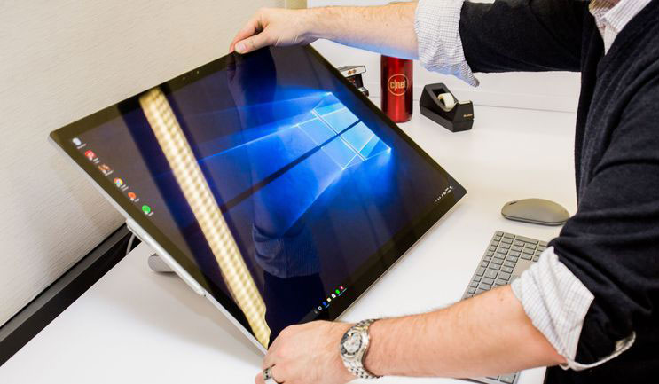 "The first computer that will make Apple fans go to Windows"