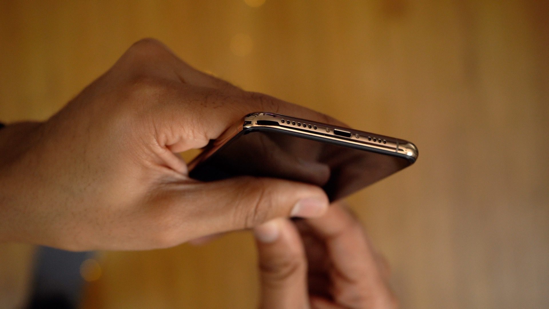 Some iPhone owners XS complain of weak Wi-Fi signals and LTE